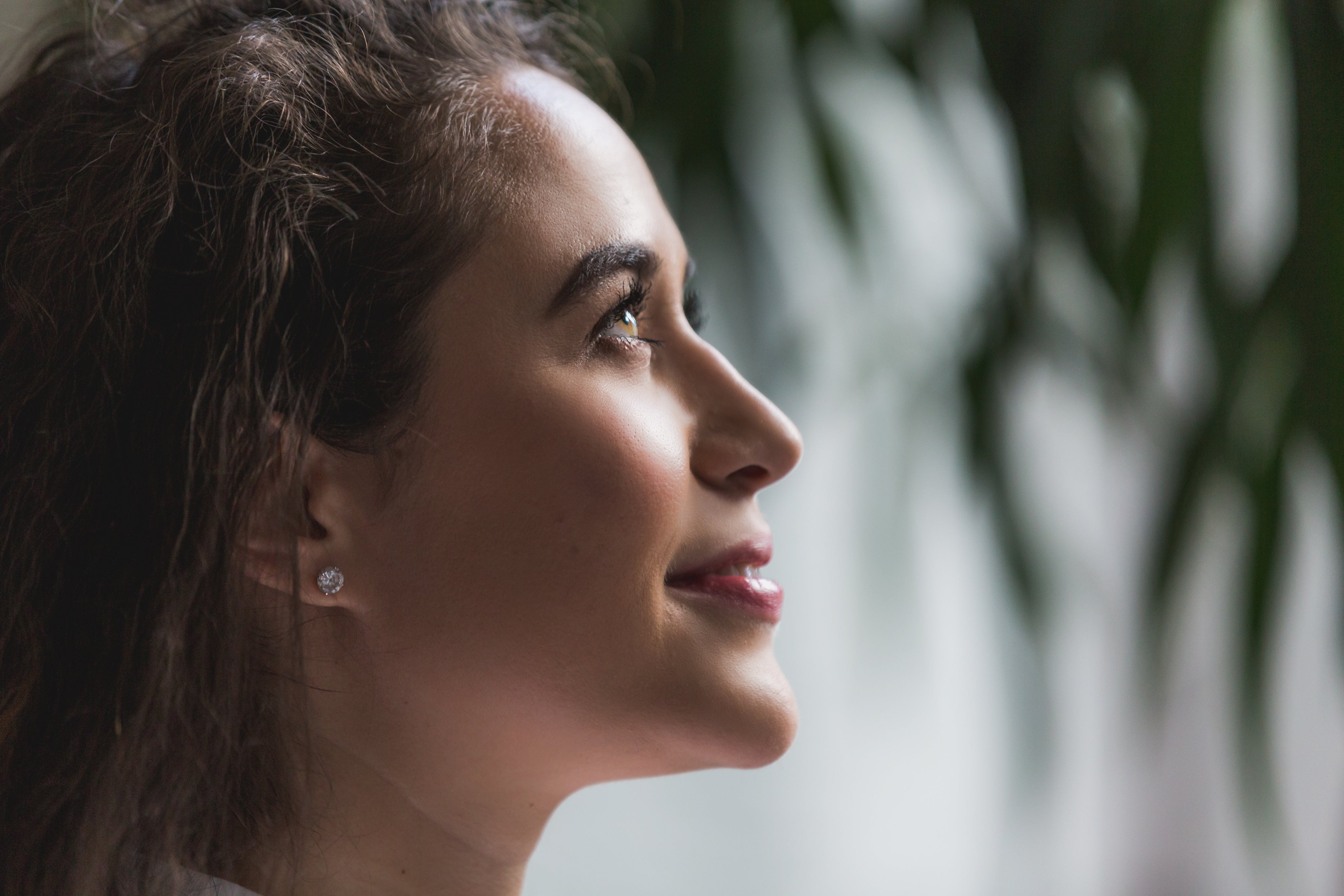 files/woman-side-profile-looking-up.jpg